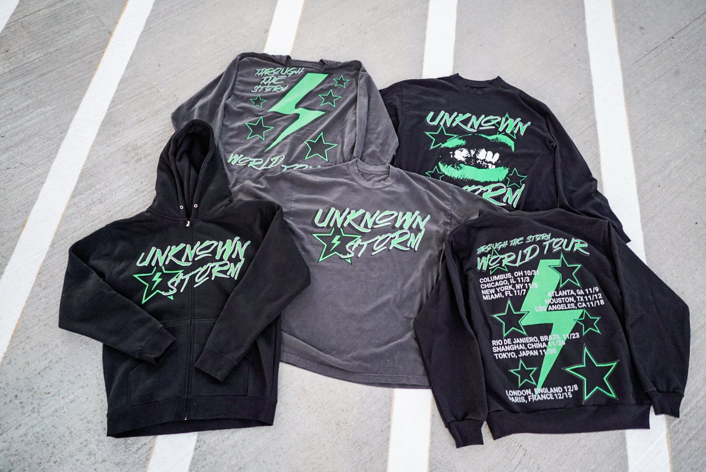 World tour logo long sleeve