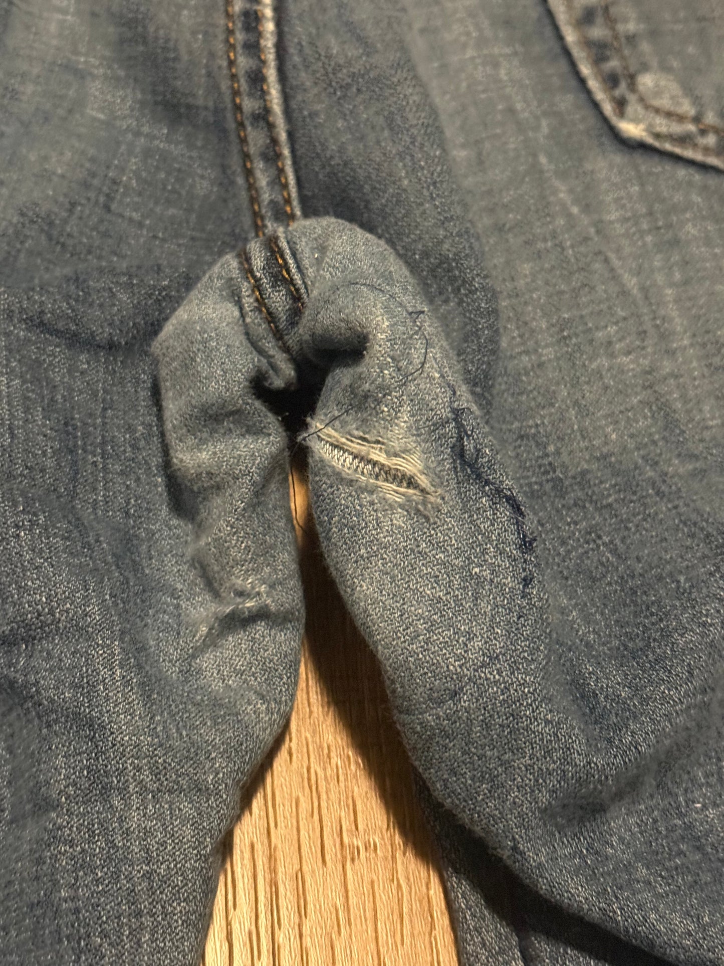 1 of 1 bolt patch Levi’s
