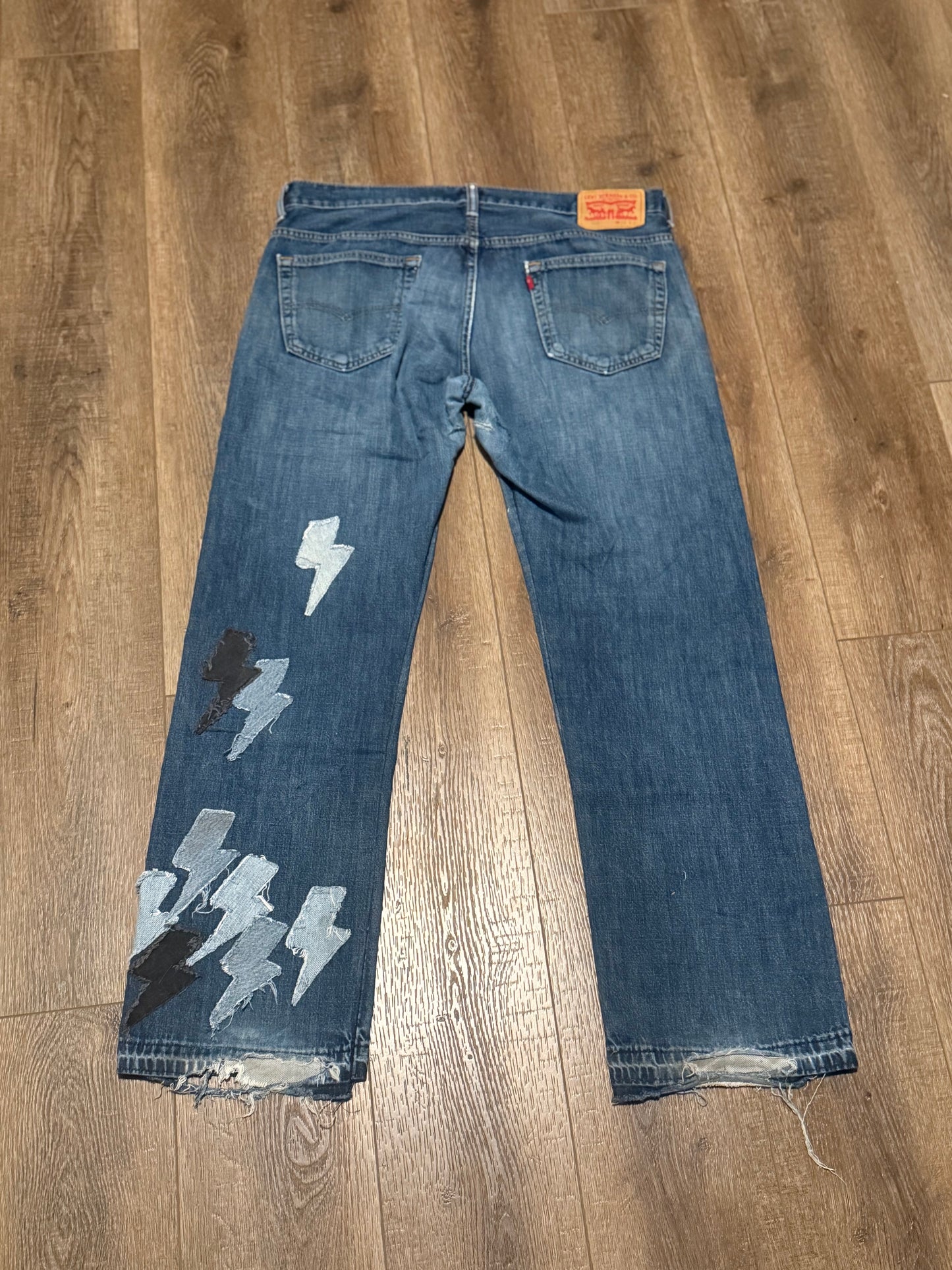 1 of 1 bolt patch Levi’s