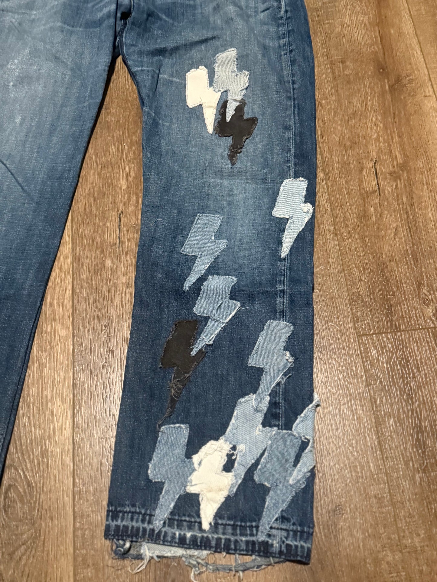 1 of 1 bolt patch Levi’s