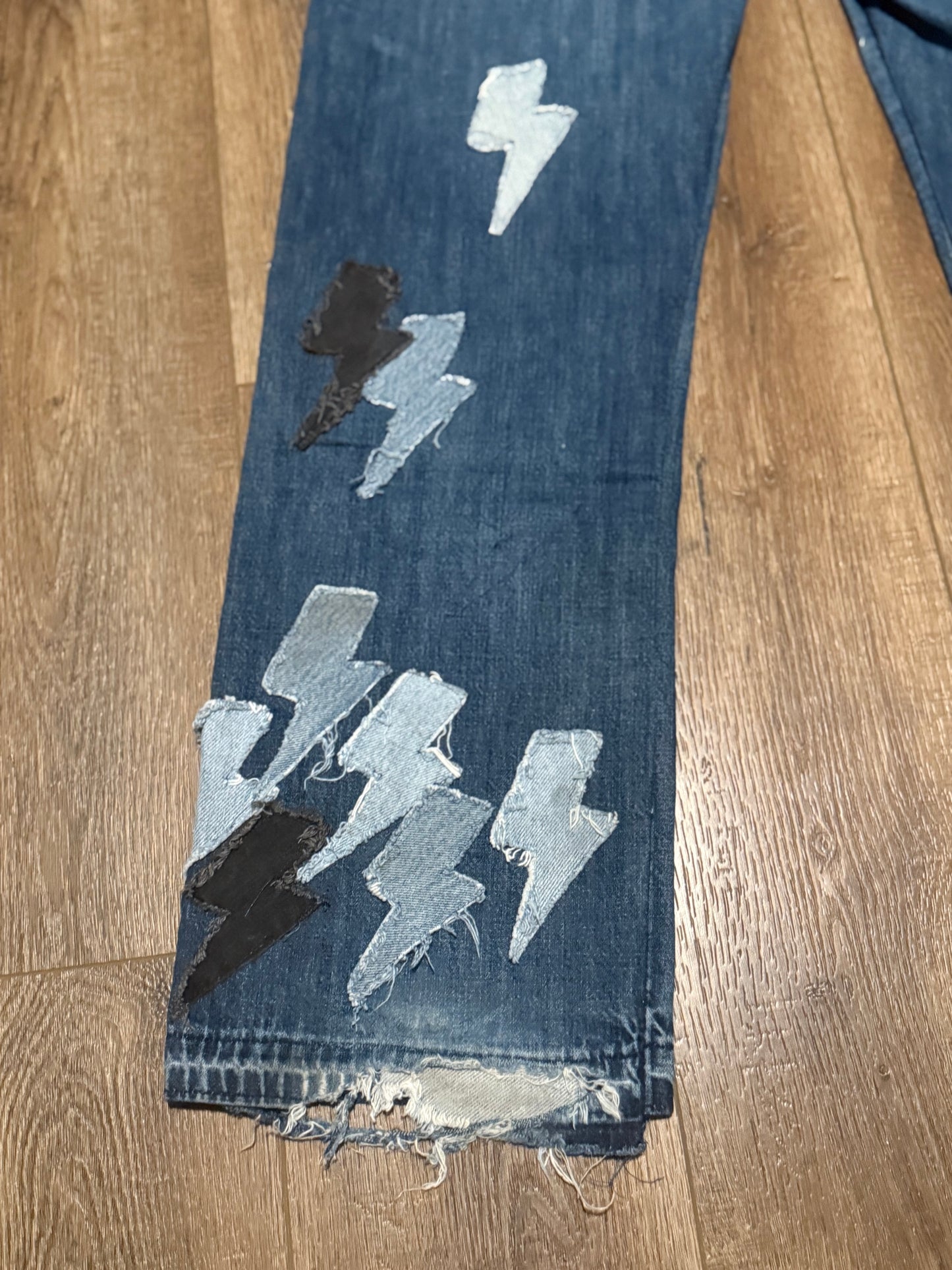 1 of 1 bolt patch Levi’s